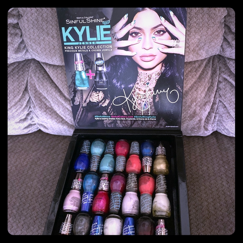 Kylie Jenner 21 Sinful Colors